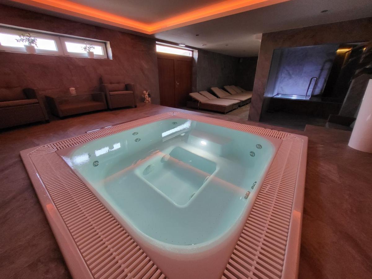Chaty Krusetnica S Luxusnym Privatnym Wellness Bagian luar foto